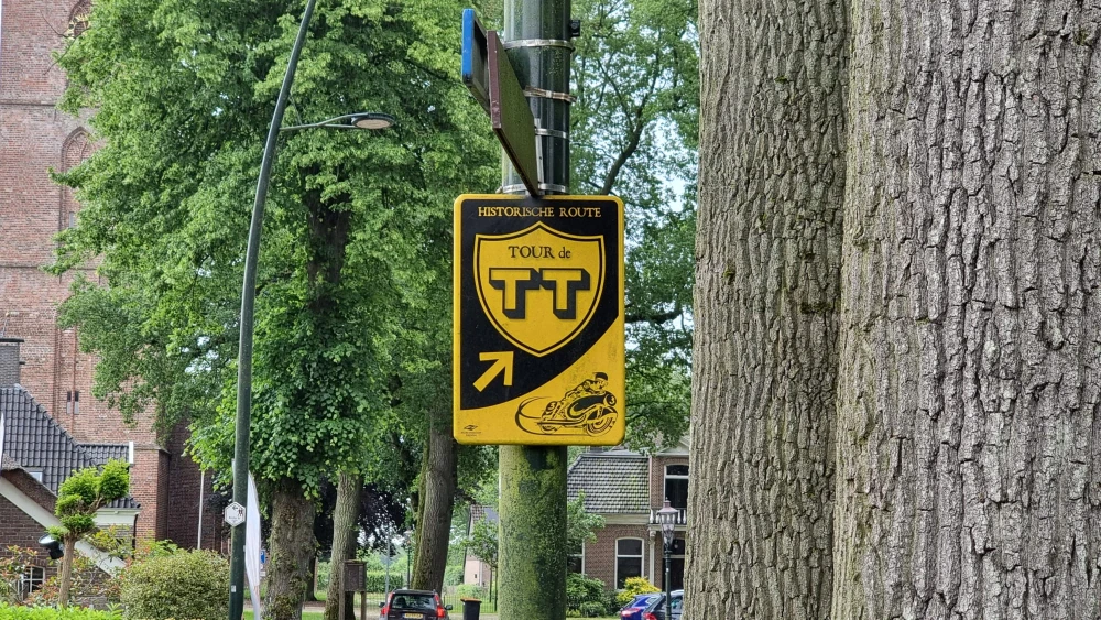 Een routebord van de Tour de TT
