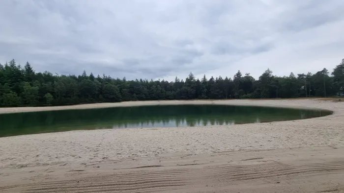 The swimming water turned black after the fire at restaurant 't Nije Hemelriek