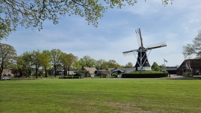 De molen van Rolde an de Grote Brink