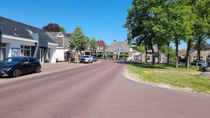 De Hoofdstraat in Rolde