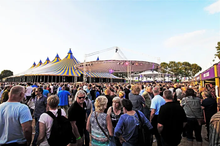 Publikum beim Bluesfestival in Grolloo